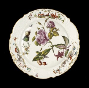WA2015.8 Jefferyes Hamett O'Neale, Chelsea Porcelain Factory, Round serving dish, c. 1755 © Ashmolean Museum, University of Oxford